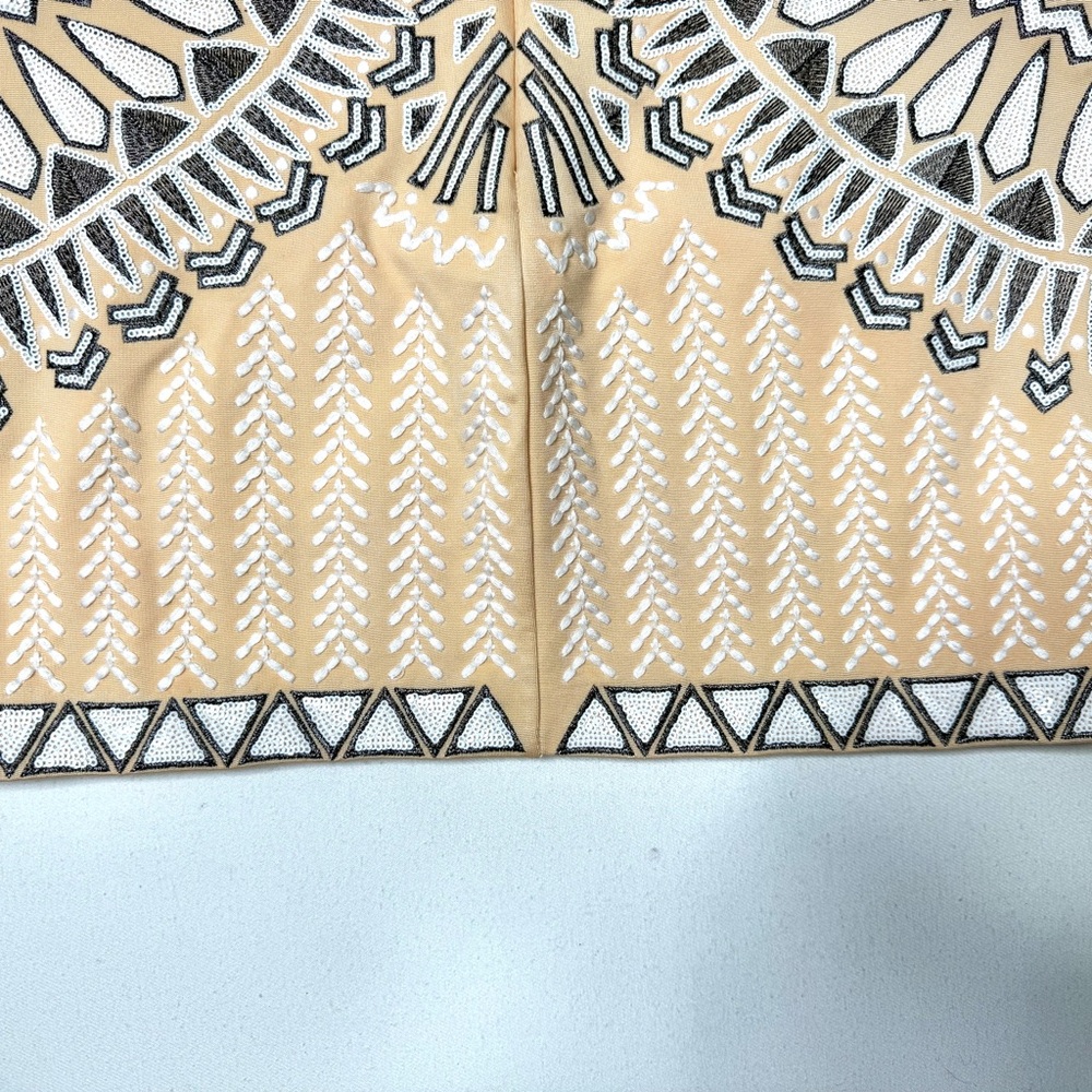 Bebe Nude Sequin Beaded Geometric Tribal Mini Skirt Size 8 - Picture 7 of 9